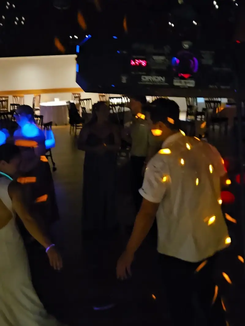 Mariée qui danse sur la piste lors d'un mariage animé par DJ Steeve H.